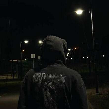 “I made $1,400 in under 2 minutes from my store and landing page Darekribs built. I’m 22 and this was my first real win online.” — Marcus L., 22